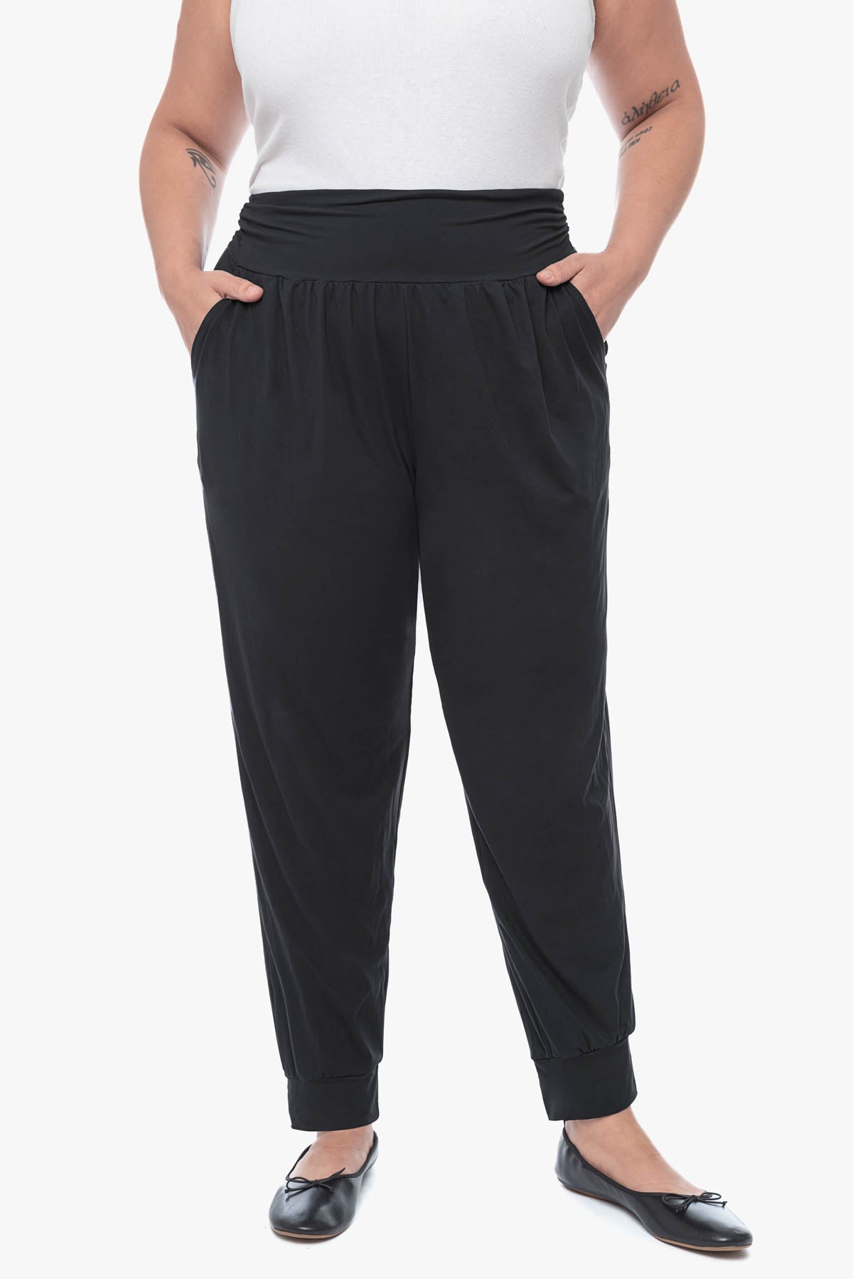 NORA stretchy joggers